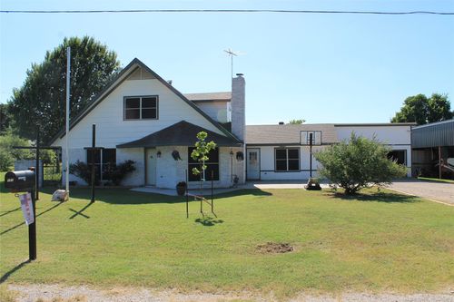 121 Port O Call Ct, Runaway Bay, TX, 76426-9402 | Card Image