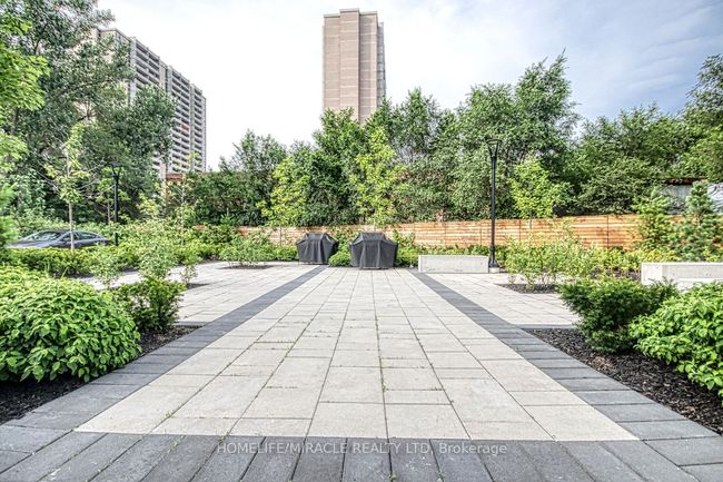 402 - 10 Wilby Cres, Condo with 2 bedrooms, 2 bathrooms and 1 parking in York ON | Image 37