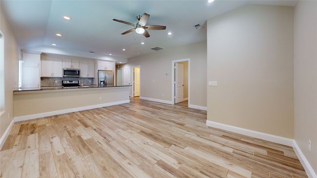 719 W Texas St, House other with 3 bedrooms, 2 bathrooms and null parking in Denison TX | Image 4
