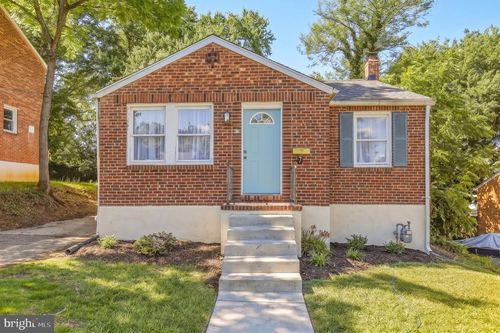 7 Lodge Rd, CATONSVILLE, MD, 21228-1729 | Card Image