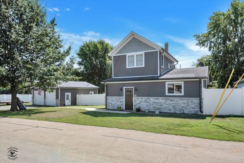 225 Church St, Sheridan, IL, 60551-2023 | Card Image
