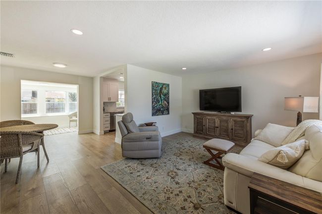 320 84 Th Ave, House other with 2 bedrooms, 1 bathrooms and null parking in ST PETE BEACH FL | Image 4