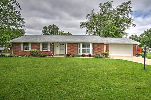 22 Berry Dr, Decatur, IL, 62526-1640 | Card Image