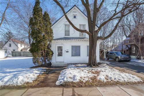 1208 7th St E, Menomonie, WI, 54751-2601 | Card Image