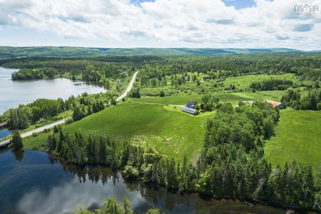 10353 Marble Mountain Rd, House other with 4 bedrooms, 2 bathrooms and 4 parking in Orangedale NS | Image 35