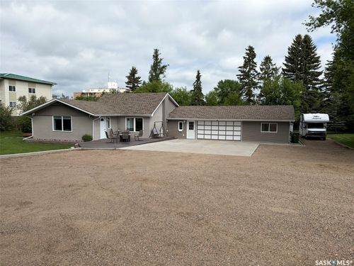 310 34th Street W, Prince Albert, SK, S6V8B8 | Card Image