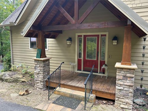811 Hemlock Dr, Newland, NC, 28657-8805 | Card Image