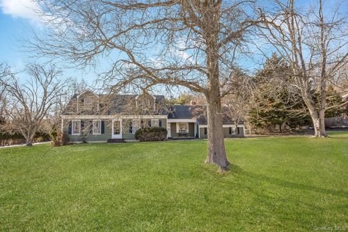 43 Farm Rd N, Wading River, NY, 11792-1711 | Card Image