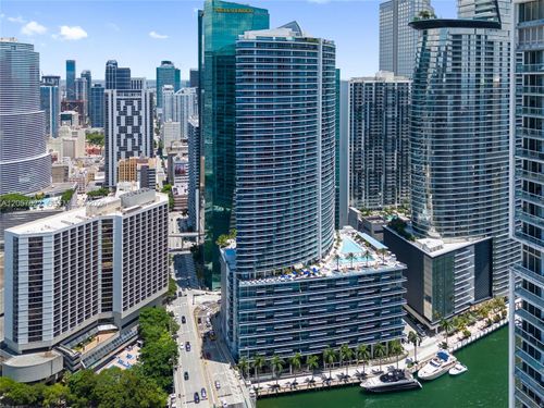 4004-200 Biscayne Boulevard Way, Miami, FL, 33131-2154 | Card Image