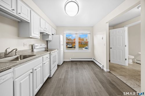 7d-145 Harbor Pond Dr, Meriden, CT, 06450-3458 | Card Image