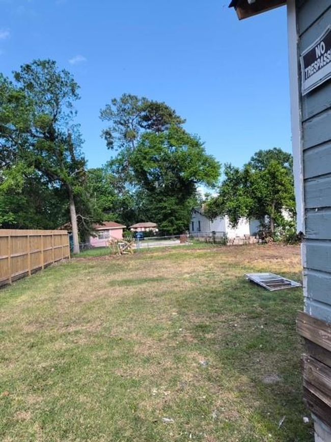 8118 Double Ave, House other with 2 bedrooms, 1 bathrooms and null parking in Houston TX | Image 4