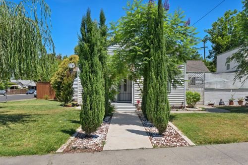 2102 N Funston Ave, Stockton, CA, 95205-3216 | Card Image