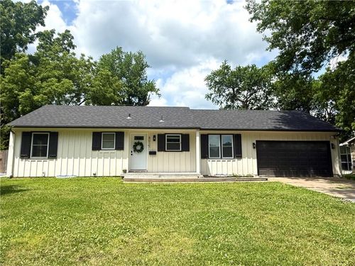 8012 Elm Ave, Raytown, MO, 64138-1963 | Card Image