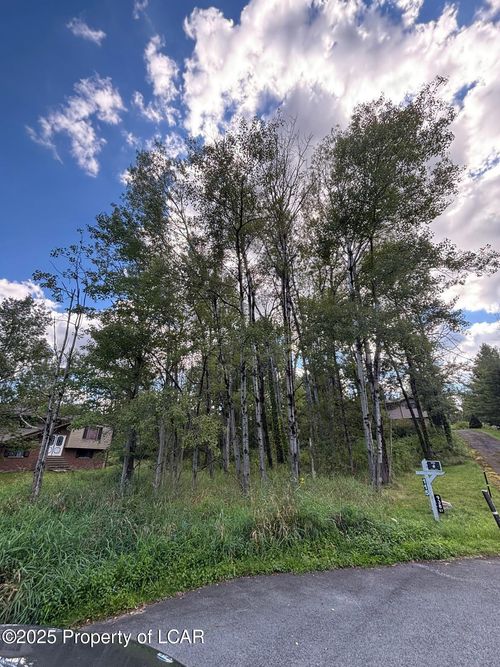 937 Westwood Dr, Lake Ariel, PA, 18436 | Card Image