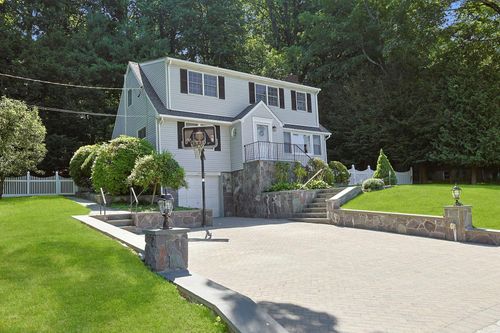 328 Linda Ave, Hawthorne, NY, 10532-1919 | Card Image