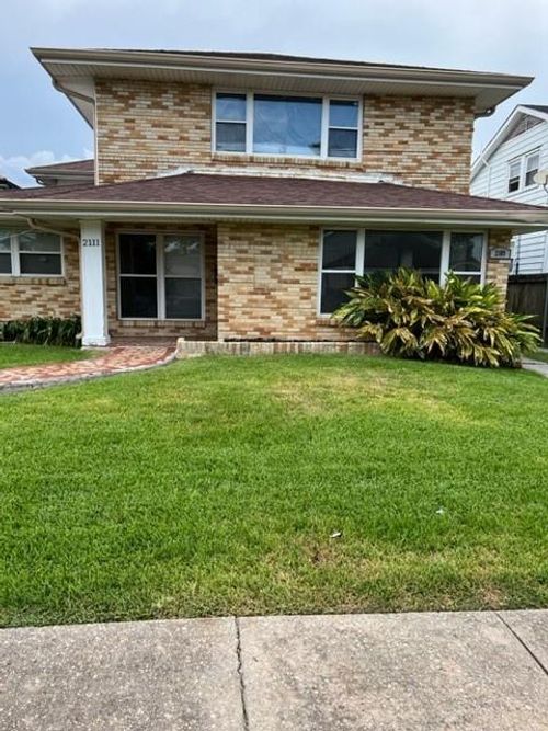 2111 Timoleon St, New Orleans, LA, 70122-4021 | Card Image