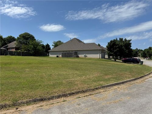 6227-6229 W Milliken Bnd, Fayetteville, AR, 72704-7041 | Card Image