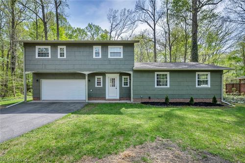 8556 Barbara Dr, Mentor, OH, 44060-1917 | Card Image