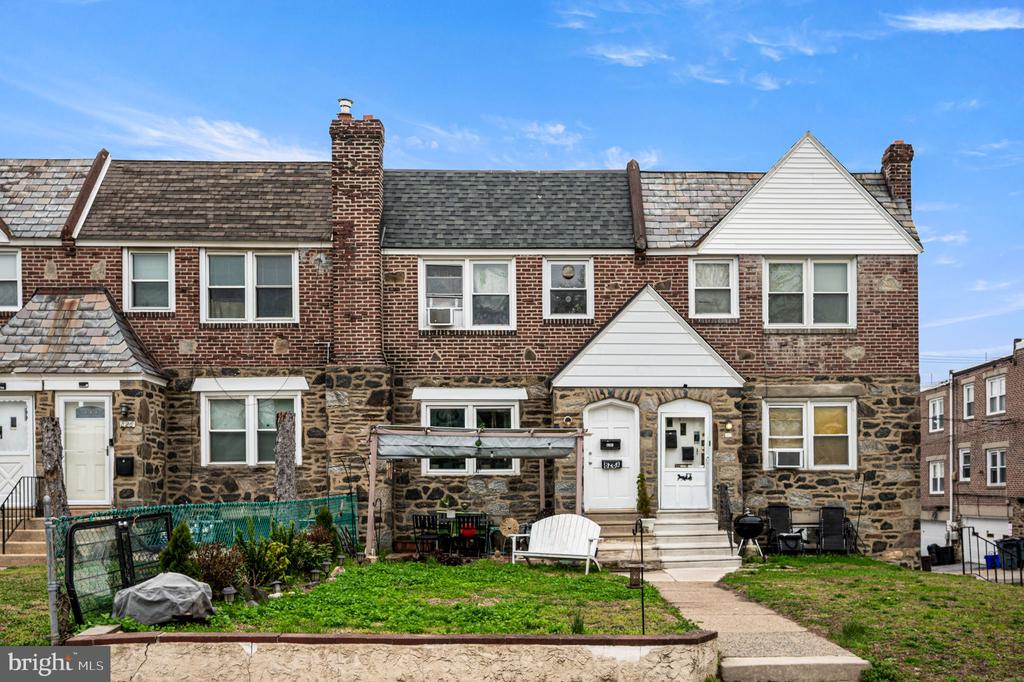 Residential in DREXEL HILL