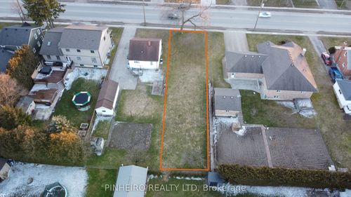 22566 Adelaide Rd, Mount Brydges, ON, N0L1W0 | Card Image