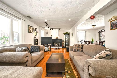 109-68 Cloverdale Ln, Oakland Gardens, NY, 11364 | Card Image