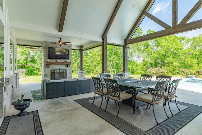 337 Thousand Oaks Dr, House other with 4 bedrooms, 3 bathrooms and 3 parking in Angleton TX | Image 20
