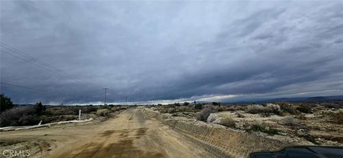 24300 Fort Tejon Rd, Llano, CA, 93544 | Card Image