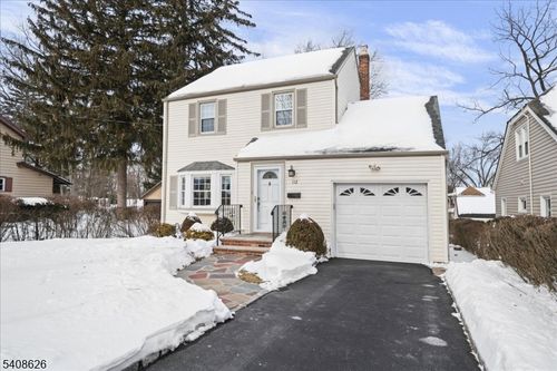 112 Union St, Cedar Grove, NJ, 07009-1928 | Card Image