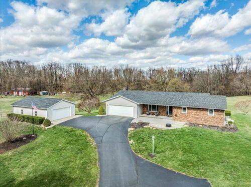 1800 Ginder Rd Nw, Lancaster, OH, 43130-9175 | Card Image