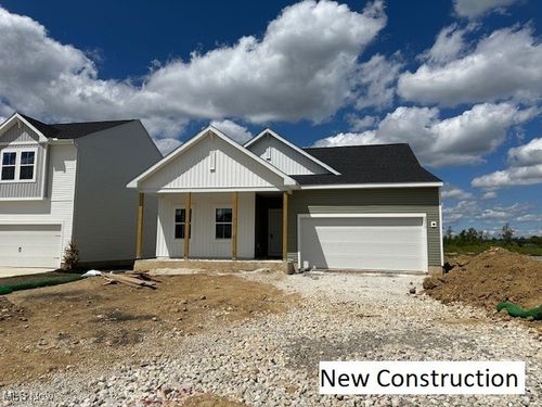 2975 Mcintosh Dr Ne, Louisville, OH, 44641 | Card Image