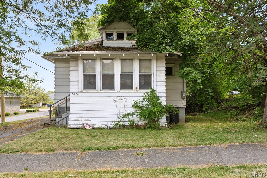 Midler Ave, Syracuse, NY 13206