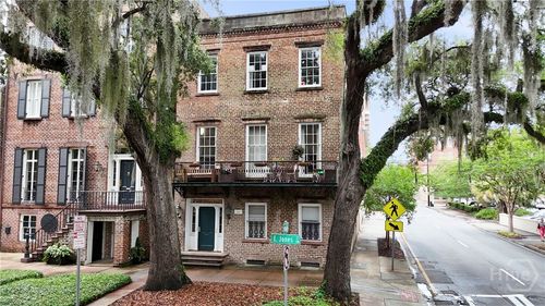 24 E Jones St, Savannah, GA, 31401-4537 | Card Image