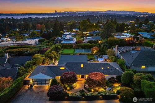 9411 Ne 14th St, Clyde Hill, WA, 98004-3438 | Card Image