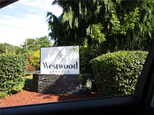 3 Lear Dr, Coventry, RI, 02816-4016 | Card Image