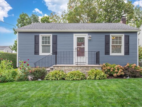 109 Chesapeake Ave, Lake Hiawatha, NJ, 07034-1715 | Card Image