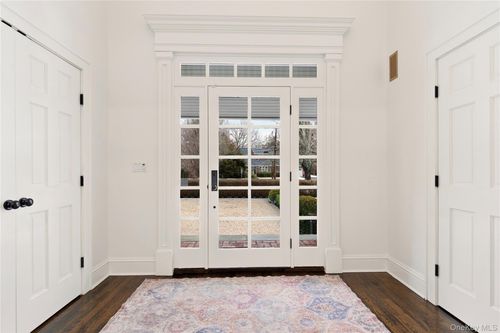 31 Carnegie Ave, Huntington, NY, 11743-3110 | Card Image