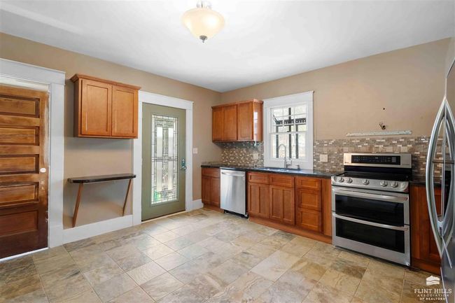 220 S 8 Th St, House other with 4 bedrooms, 3 bathrooms and null parking in Manhattan KS | Image 10