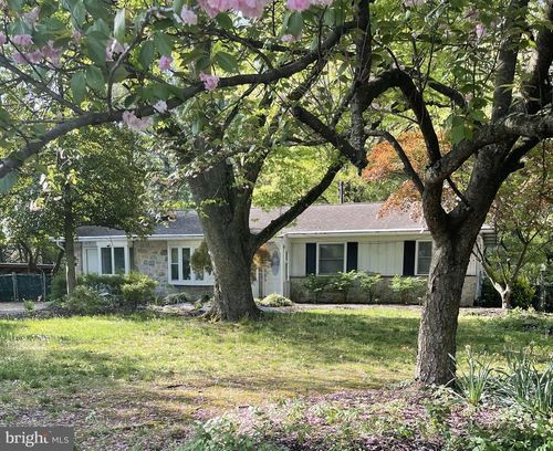 2313 Branch Pike, CINNAMINSON, NJ, 08077-3247 | Card Image