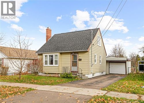 109 Jones St, Moncton, NB, E1C6J8 | Card Image