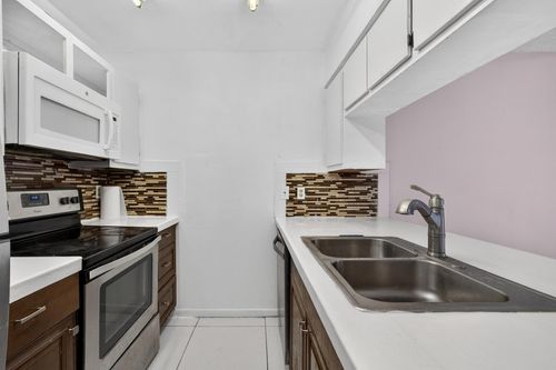 2089 E Bond Dr, West Palm Beach, FL, 33415-7021 | Card Image