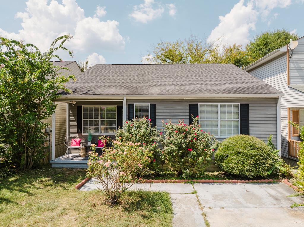 Classic Chase Dr, Dalton, GA 30721