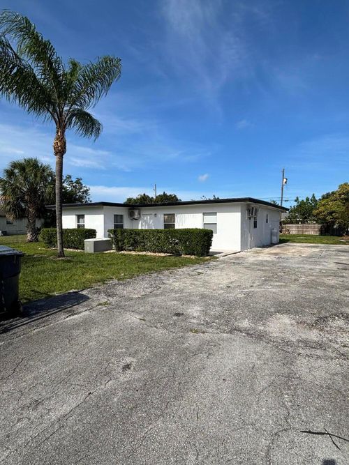 328 Urquhart Street, Lake Worth Beach, FL, 33461 | Card Image