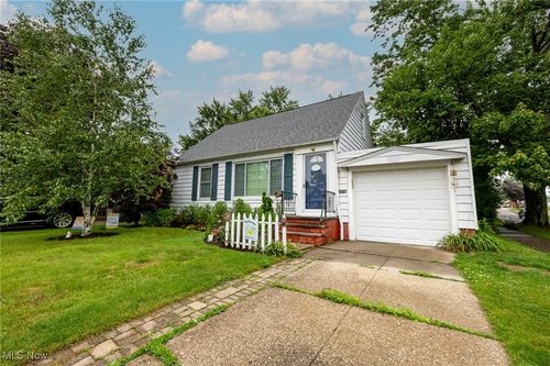 1639 Longwood Dr, Mayfield Heights, OH, 44124-3007 | Card Image