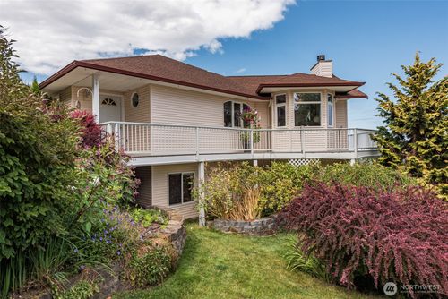 152 Hosler Dr, Sequim, WA, 98382-7132 | Card Image