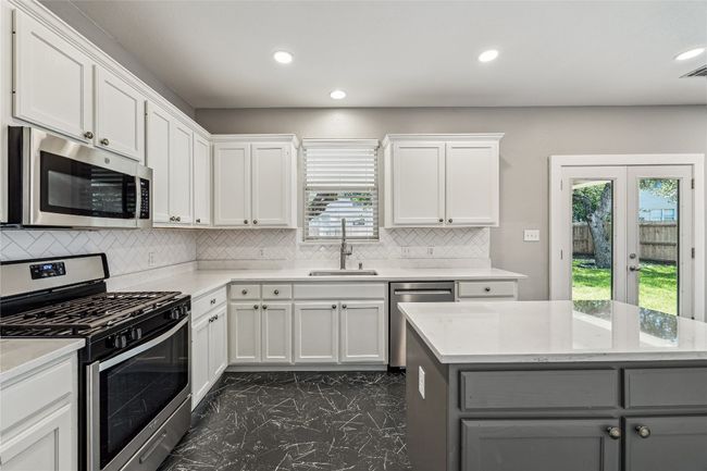 2212 Clover Ridge Dr, House other with 5 bedrooms, 3 bathrooms and 2 parking in Cedar Park TX | Image 8