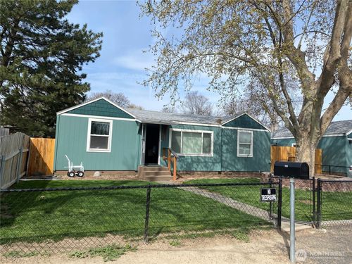 105 E 13th Ave, Kennewick, WA, 99337-5310 | Card Image