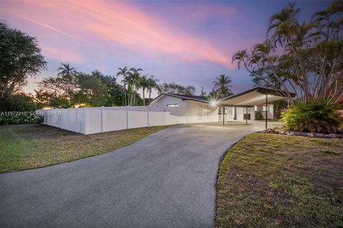 8201 Sw 151st St, Palmetto Bay, FL, 33158-1957 | Card Image