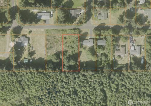 18 Shamrock Way, Hoquiam, WA, 98550-9720 | Card Image