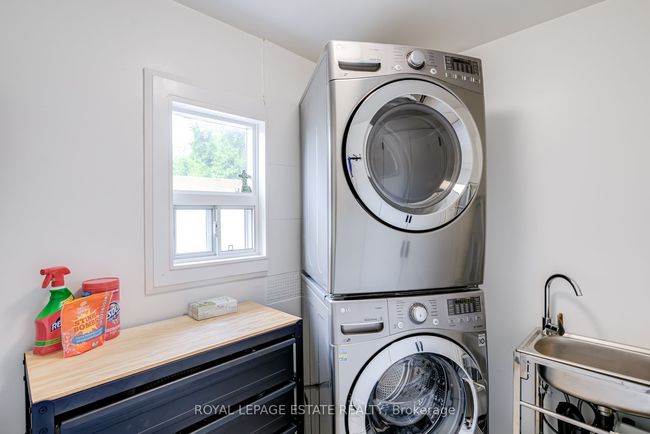 118 Mulock Ave, House attached with 3 bedrooms, 2 bathrooms and 1 parking in Toronto ON | Image 13