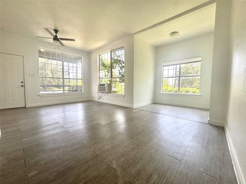 2410 E 12th St, Austin, TX, 78702-1802 | Card Image